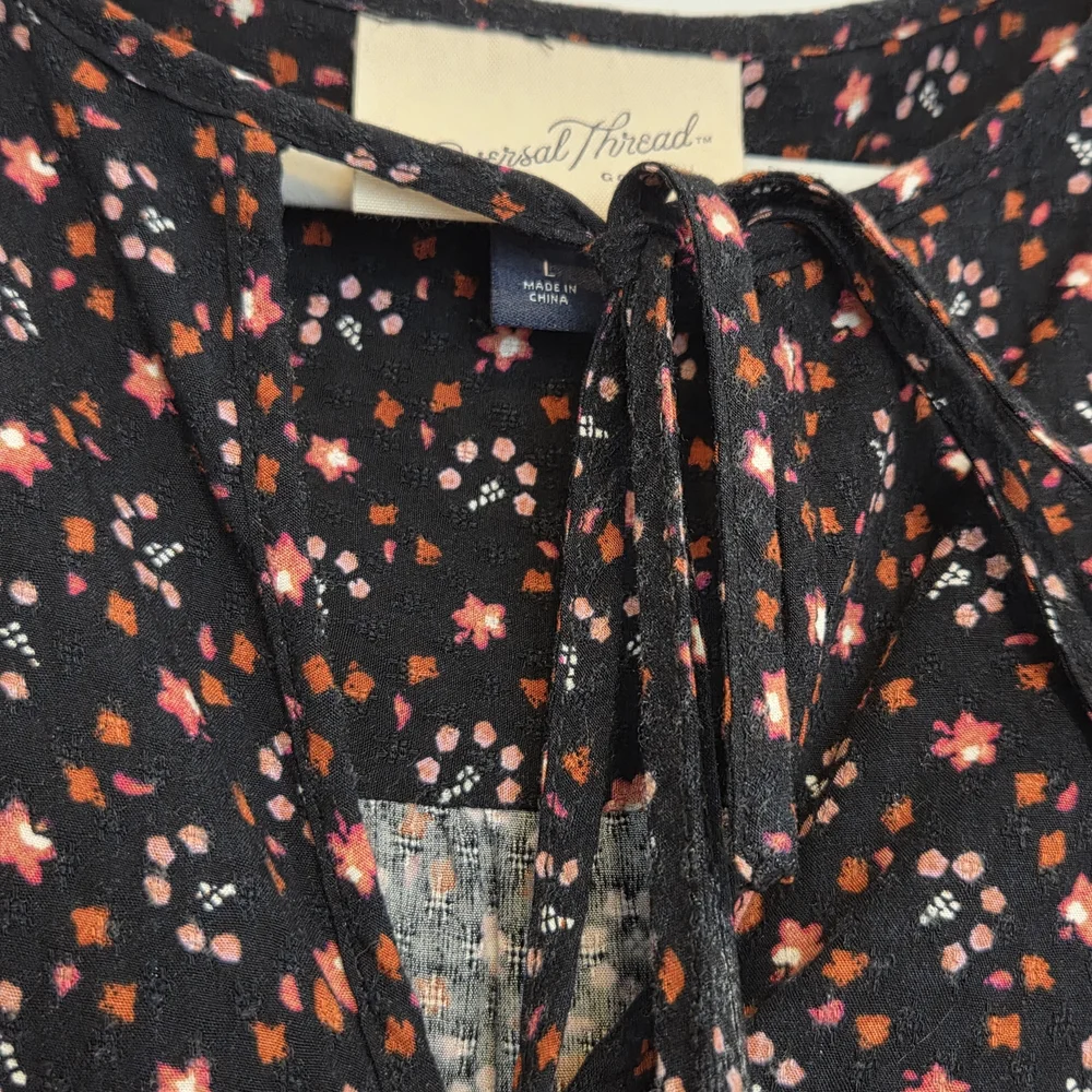Universal Thread Blouse - Picture 4 of 5